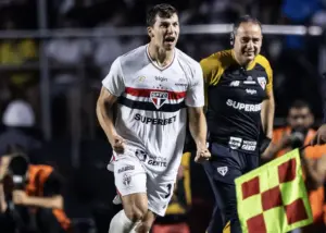 Atletas detonam arbitragem no San-São: 'Ele mandou o lateral do Santos tomar naquele lugar'