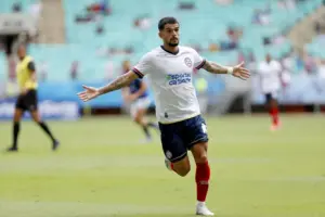 Bahia 'segura' Cauly após investida do São Paulo
