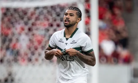 PARANAENSE: Coritiba vence Athletiba e Maringá se complica