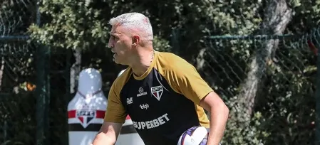 São Paulo precisa de 5 reforços, avalia Crespo após derrota