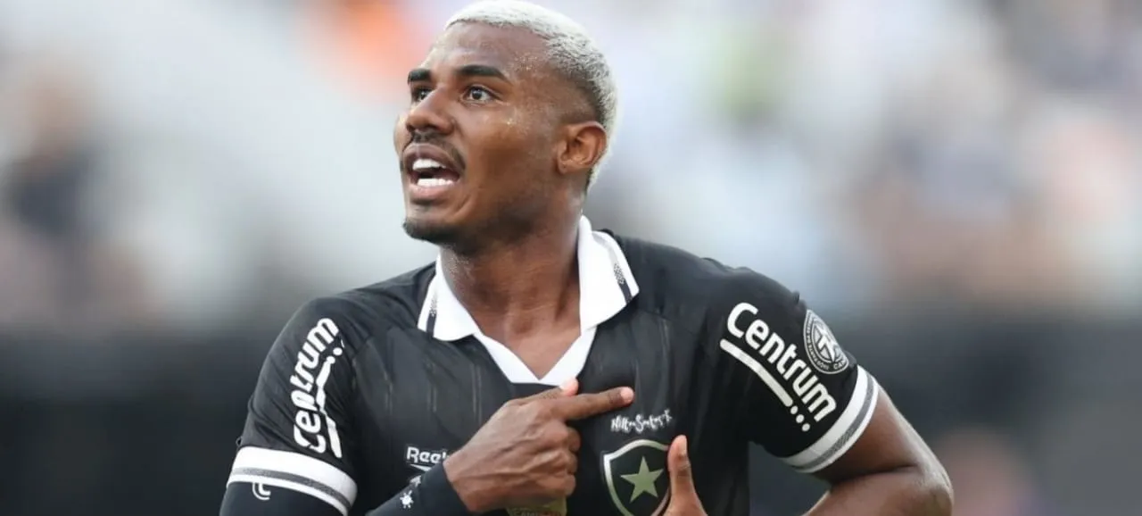 Cuiabano em ação pelo Botafogo (Foto: Vítor Silva-BFR)