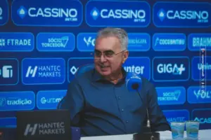 Vitória contrata diretor dos 'anos dourados' do Fortaleza para 2026