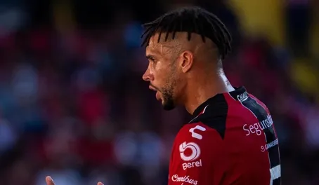 Internacional esfria interesse em Dória e busca zagueiro destro