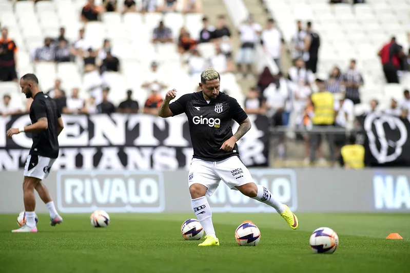 Elvis confirma retorno a ponte preta