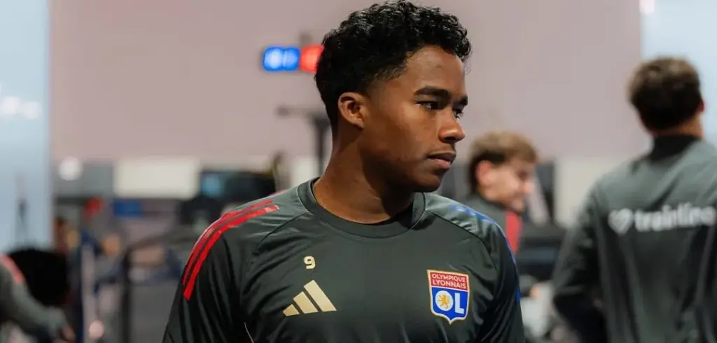 Técnico do Lyon veta estreia de Endrick contra o Monaco no sábado