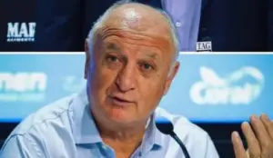 Grêmio e Internacional dividem opiniões de Felipão e Abel sobre treinar rivais