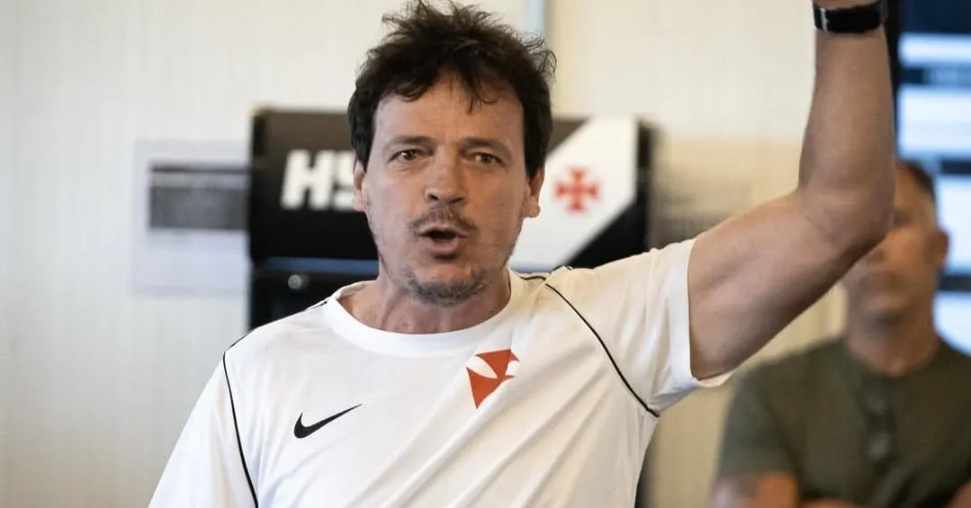 Fernando Diniz durante treino do Vasco (Foto: Matheus Lima-CRVG)