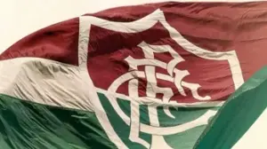 Fluminense busca novo atacante após impasse com Hulk