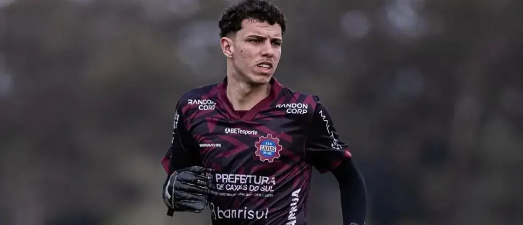 Volta Redonda oficializa a contratação de jovem goleiro