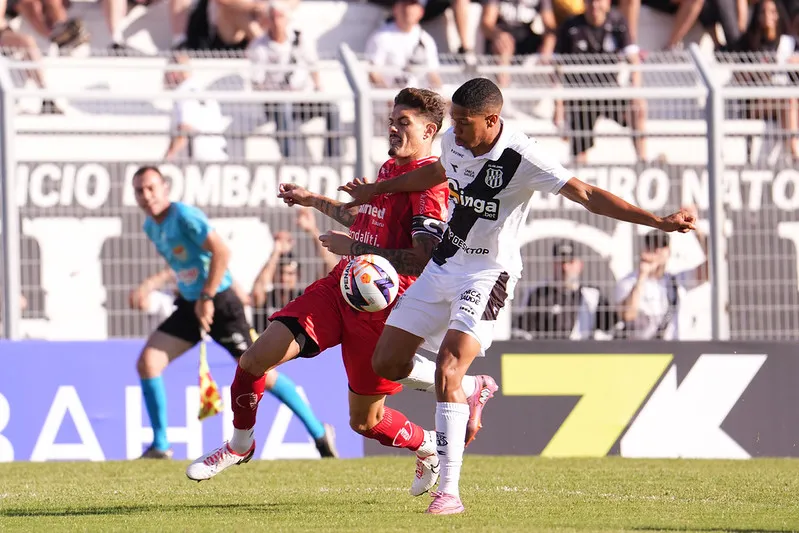 Vitor Pernambuco rescinde contrato com a Ponte Preta - Foto: Diogo Reis