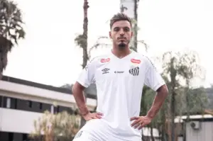 Gabriel Menino cita idolatria por Neymar no Santos e exalta clube