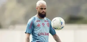 Flamengo rescinde com Michael e atacante fica livre no mercado