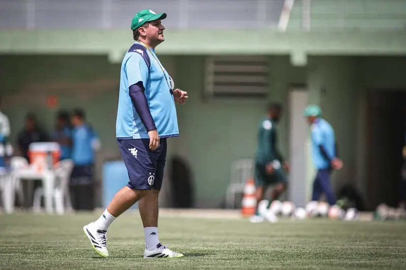 Guarani deve ter time de reforcos na estreia paulistao