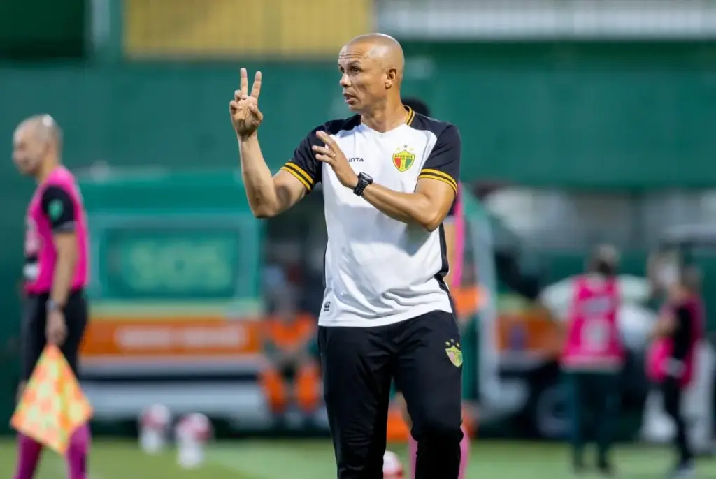 Catarinense: Higo Magalhães valoriza classificação do Brusque