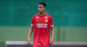 Paysandu encaminha a contratação de lateral do Vila Nova