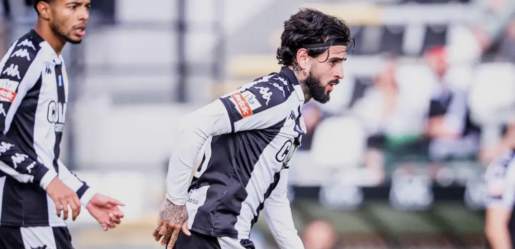 Ex-São Paulo é destaque em goleada no campeonato português