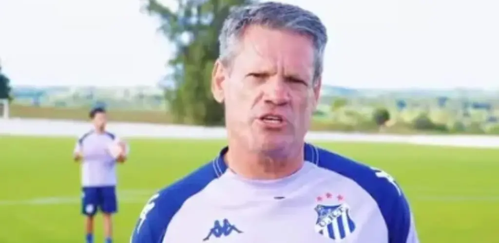 URT brilha com Ito Roque e volta a vencer na elite do Mineiro