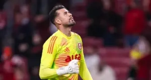 Internacional negocia transferência do goleiro Ivan para o Remo