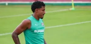 Fluminense volta a ter John Kennedy como opção no ataque