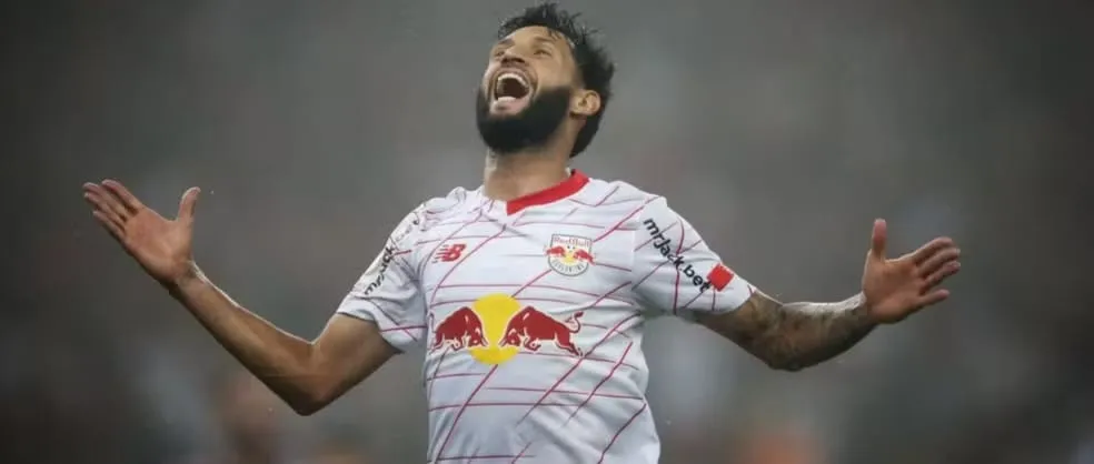 Juninho Capixaba em ação (Foto: Divulgação-RB Bragantino)