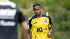 Corinthians negocia empréstimo de Júnior Santos do Atlético-MG