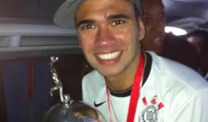 Ídolo ex-Corinthians, Leandro Castán inicia carreira como técnico