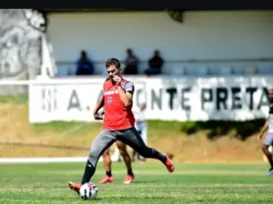 Paulistão: Ex-lateral processa Ponte Preta devido a falta de pagamentos