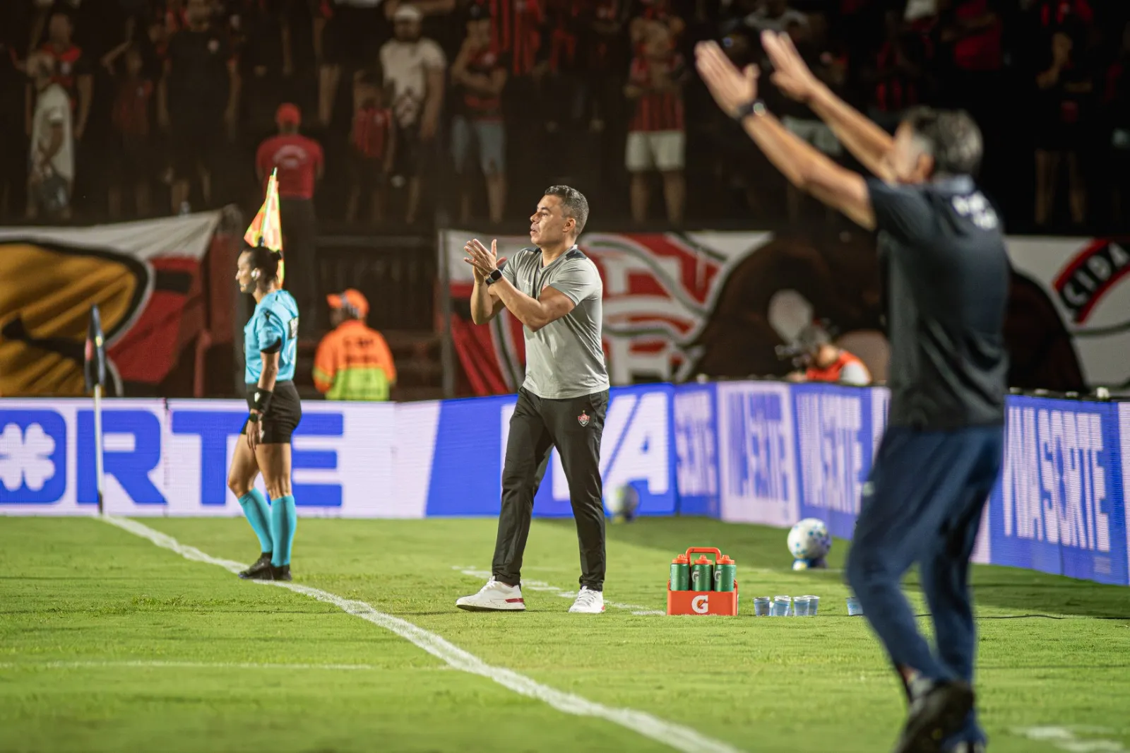 Jair Ventura destaca força do Vitória e comenta chegada de Marinho (Foto: Victor Ferreira/ECV)