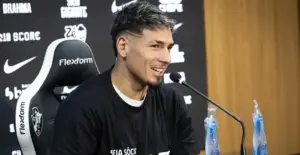 Vasco apresenta oficialmente Alan Saldivia