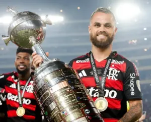 Michael rescinde contrato com o Flamengo e fica livre no mercado