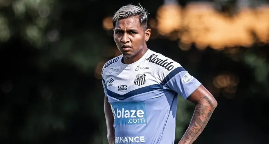Morelos não se reapresenta no Santos e solicita rescisão contratual