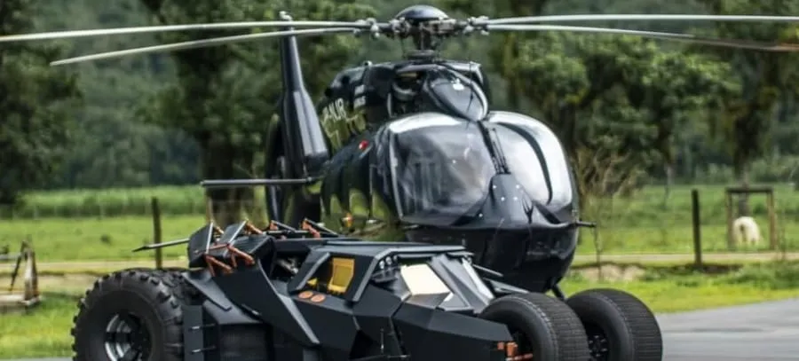 Helicóptero e Batmóvel de Neymar (Foto: Reprodução-Instagram @neymarjr)