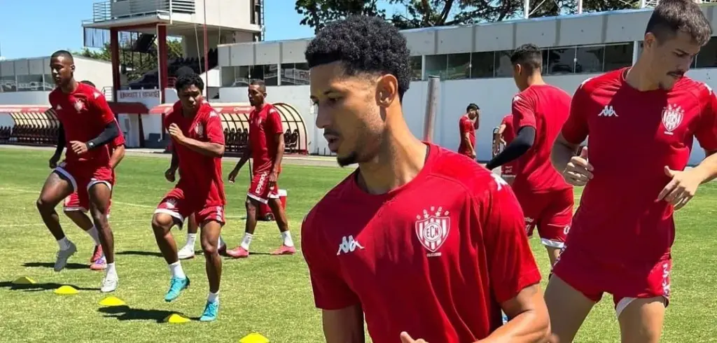 Noroeste retorna aos treinos após festas de fim de ano