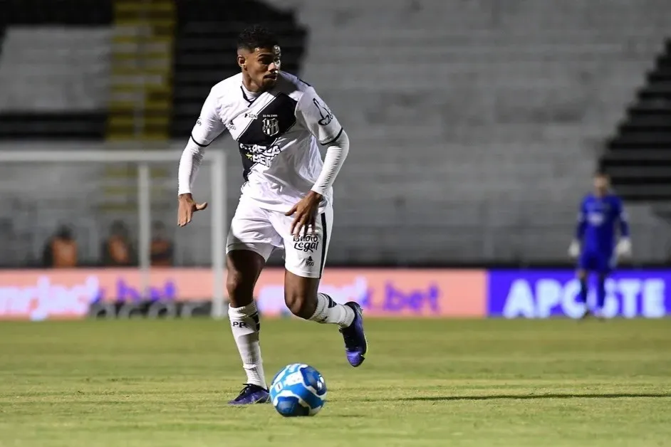Oficial! Náutico contrata zagueiro ex-Ponte Preta (Foto: Marcos Ribolli/Pontepress)