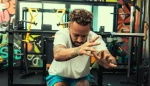 Santos observa evolução de Neymar na recuperação após cirurgia