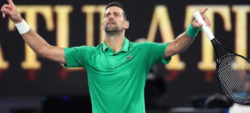 Novak Djokovic em ação no Australian Open (Foto: Reprodução-Instagram @djokernole)