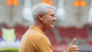 Athletico supera o Internacional e Odair comemora atuação sólida