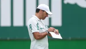 Palmeiras mantém cautela com Vitor Roque e avalia desfalque