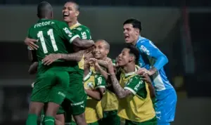 COPA SP: Palmeiras sofre, mas bate Vitória nos pênaltis e avança
