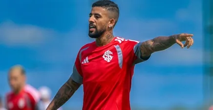 Internacional apresenta Paulinho, e avalia novos reforços com calma