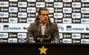 Diretor do Atlético-MG revela proposta até 2027 por Hulk e diz: 'Ninguém quer que ele saia'