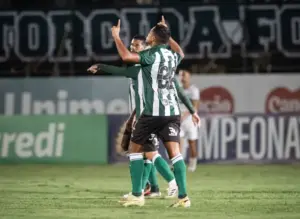 PARANAENSE: Fora de casa, Coritiba conquista a primeira vitória