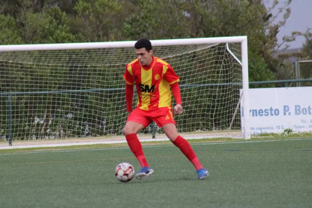 Promessa do Atletico MG acerta com o CD Almodovar 4