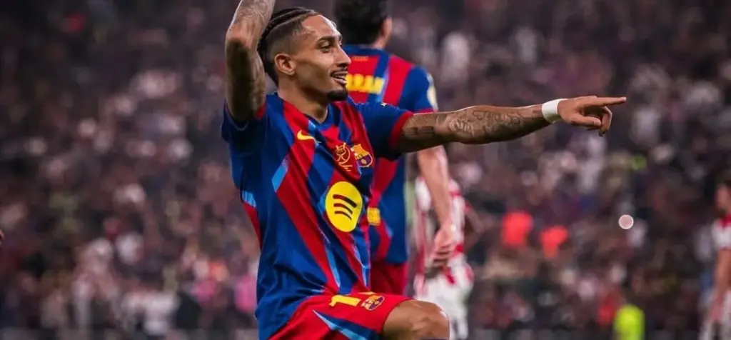 Raphinha é enaltecido pela imprensa depois de goleada do Barcelona