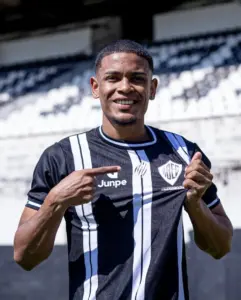 Atacante Diego Lanzarini fica no Rio Branco para Série A3