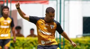 Corinthians sonda Alisson, do São Paulo, para reforçar o elenco