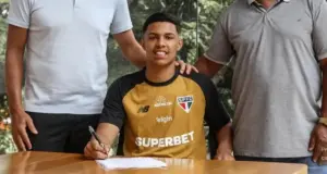 São Paulo renova com Ryan Francisco até 2029