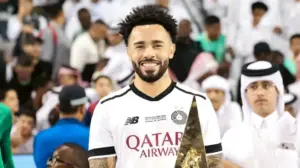 Santos avança por Claudinho e firma bases salarias