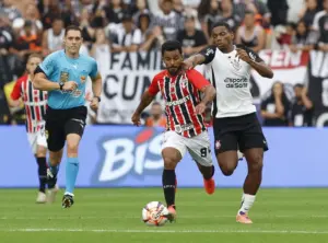 Corinthians 1 x 1 São Paulo - Timão se salva no fim