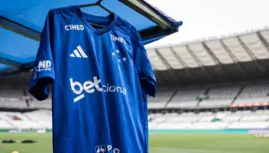 Nova camisa do Cruzeiro faz tributo à Libertadores de 1976